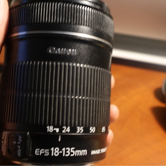 Canon EFS 18-135 mm - Picture 5 of 8